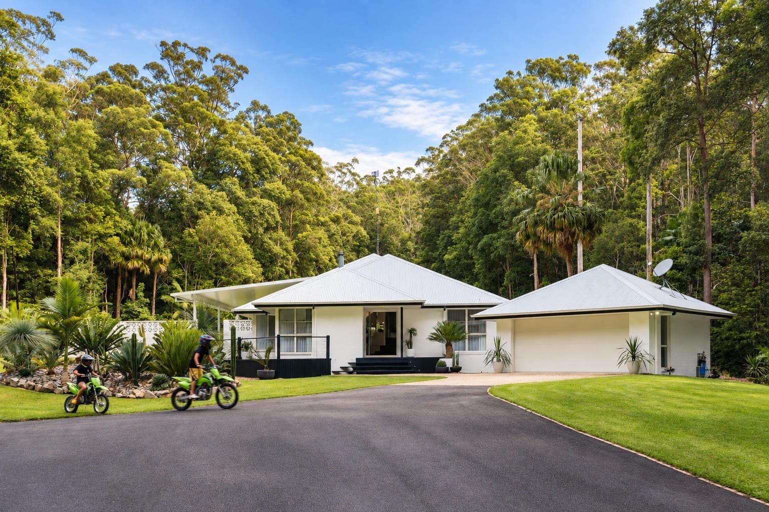 Total Privacy: Blue-Chip Lifestyle Acreage