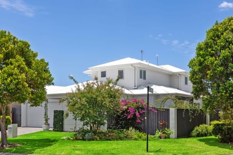 SOLD OFF-MARKET by Team Cassie Kennedy!