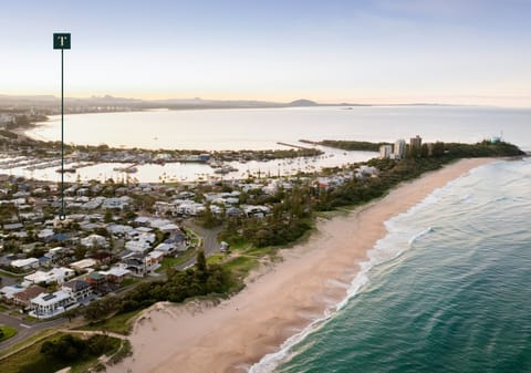 Bespoke Beachside Brilliance: Luxury, Location, Lifestyle!
