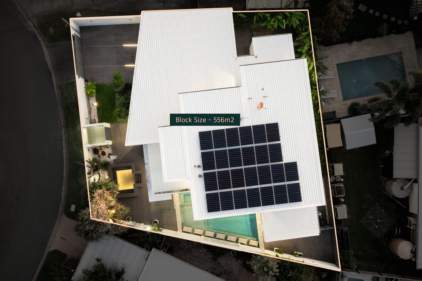 Bespoke Beachside Brilliance: Luxury, Location, Lifestyle!