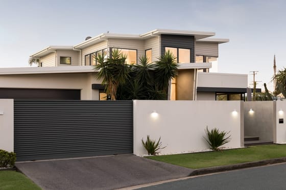 Bespoke Beachside Brilliance: Luxury, Location, Lifestyle!