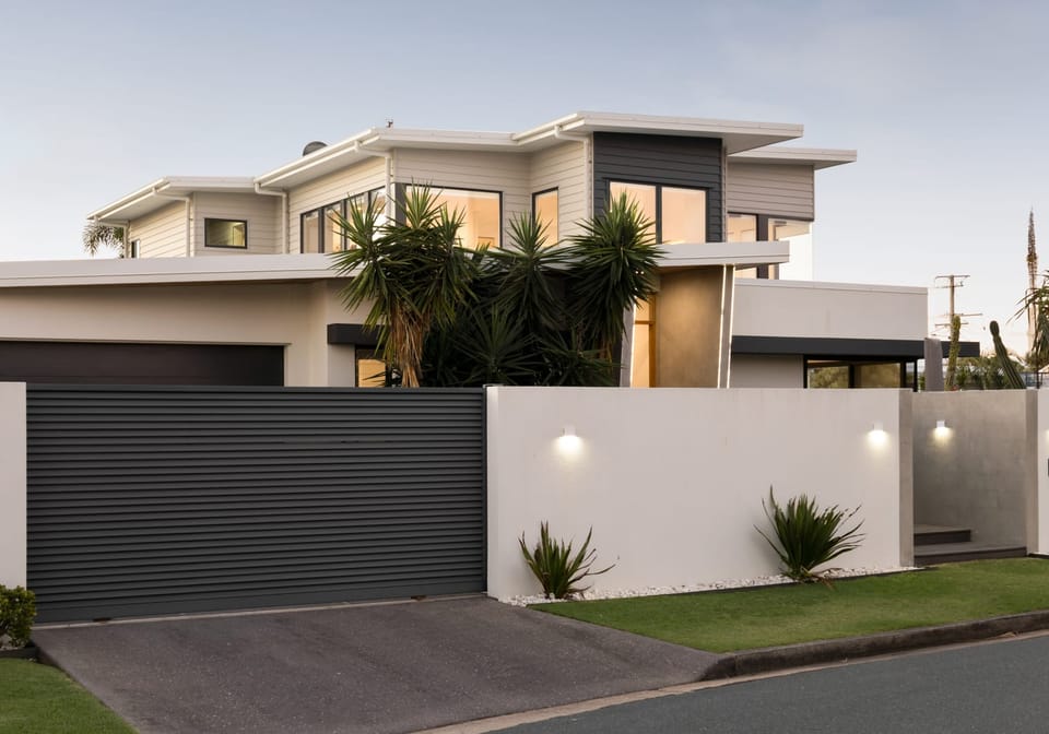 Bespoke Beachside Brilliance: Luxury, Location, Lifestyle!