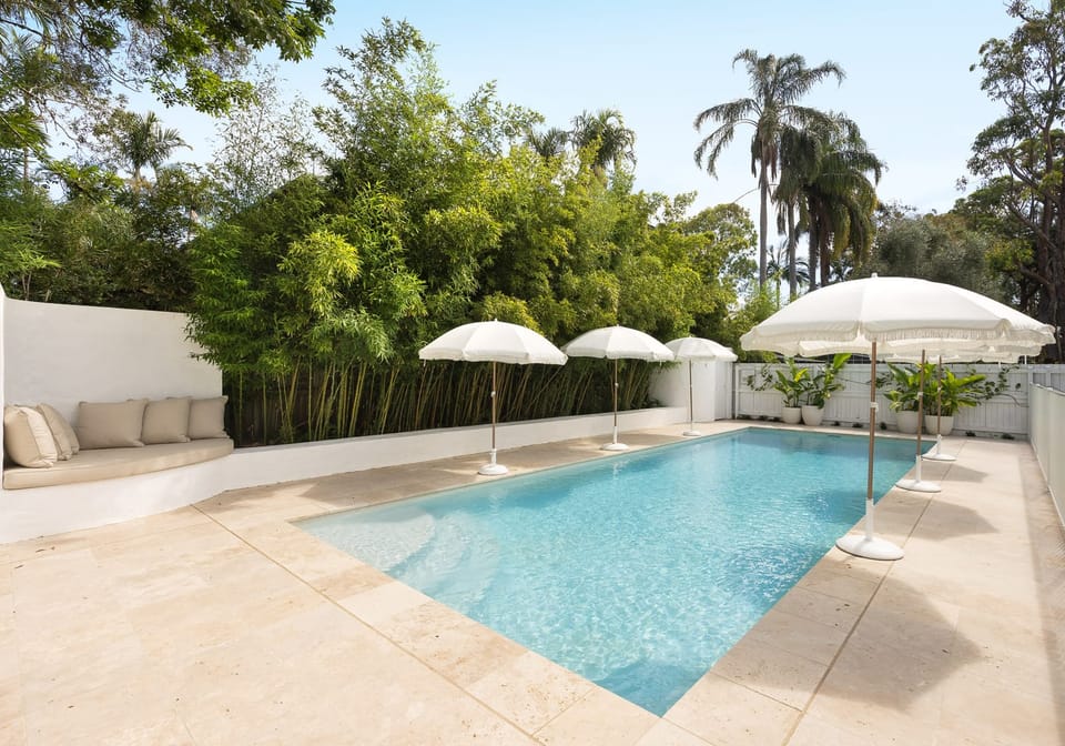 Dreamy Pool, Mediterranean Alfresco & Walk to the Beach!