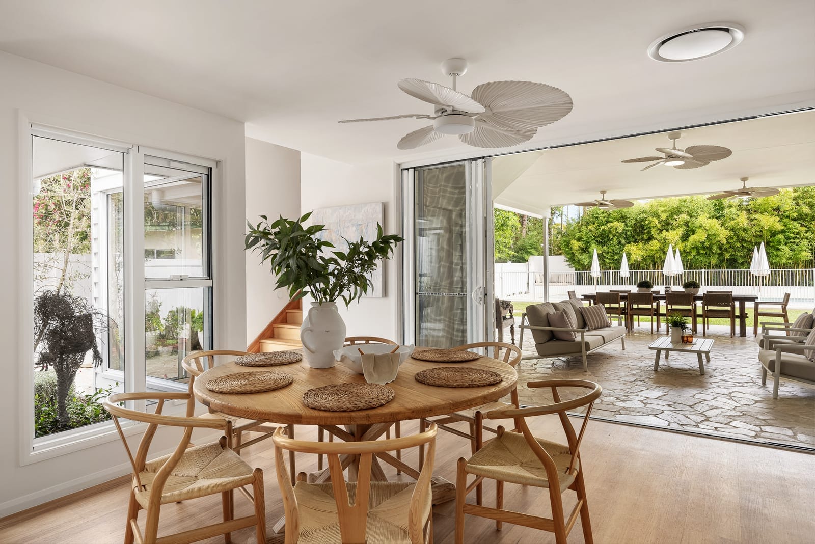 Dreamy Pool, Mediterranean Alfresco & Walk to the Beach!