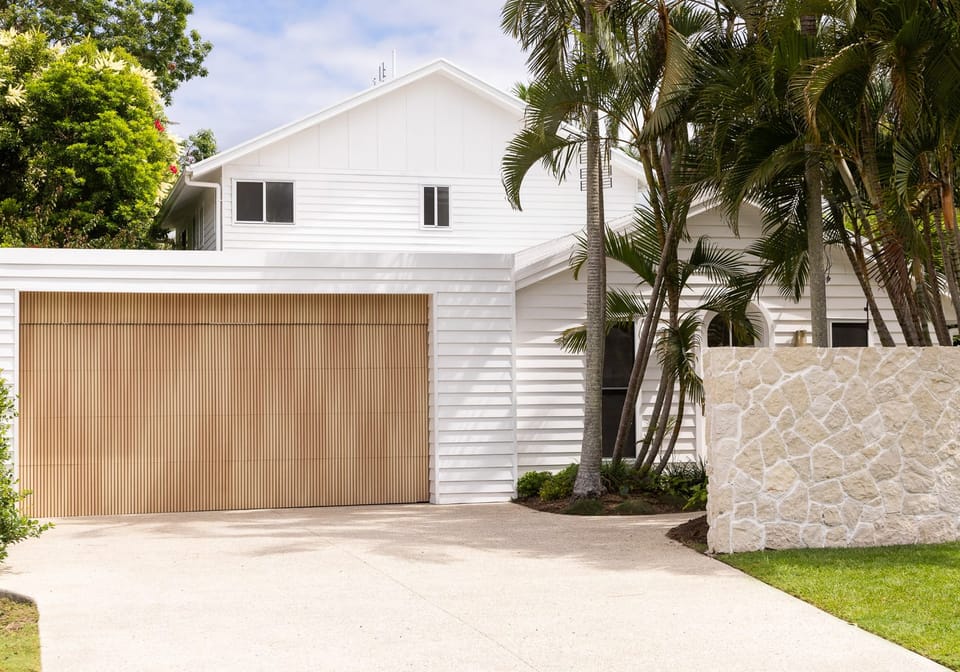 Dreamy Pool, Mediterranean Alfresco & Walk to the Beach!