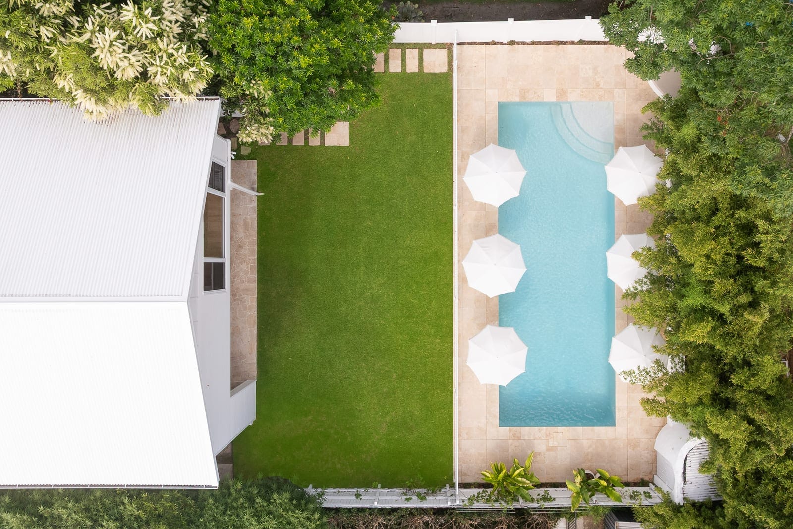 Dreamy Pool, Mediterranean Alfresco & Walk to the Beach!