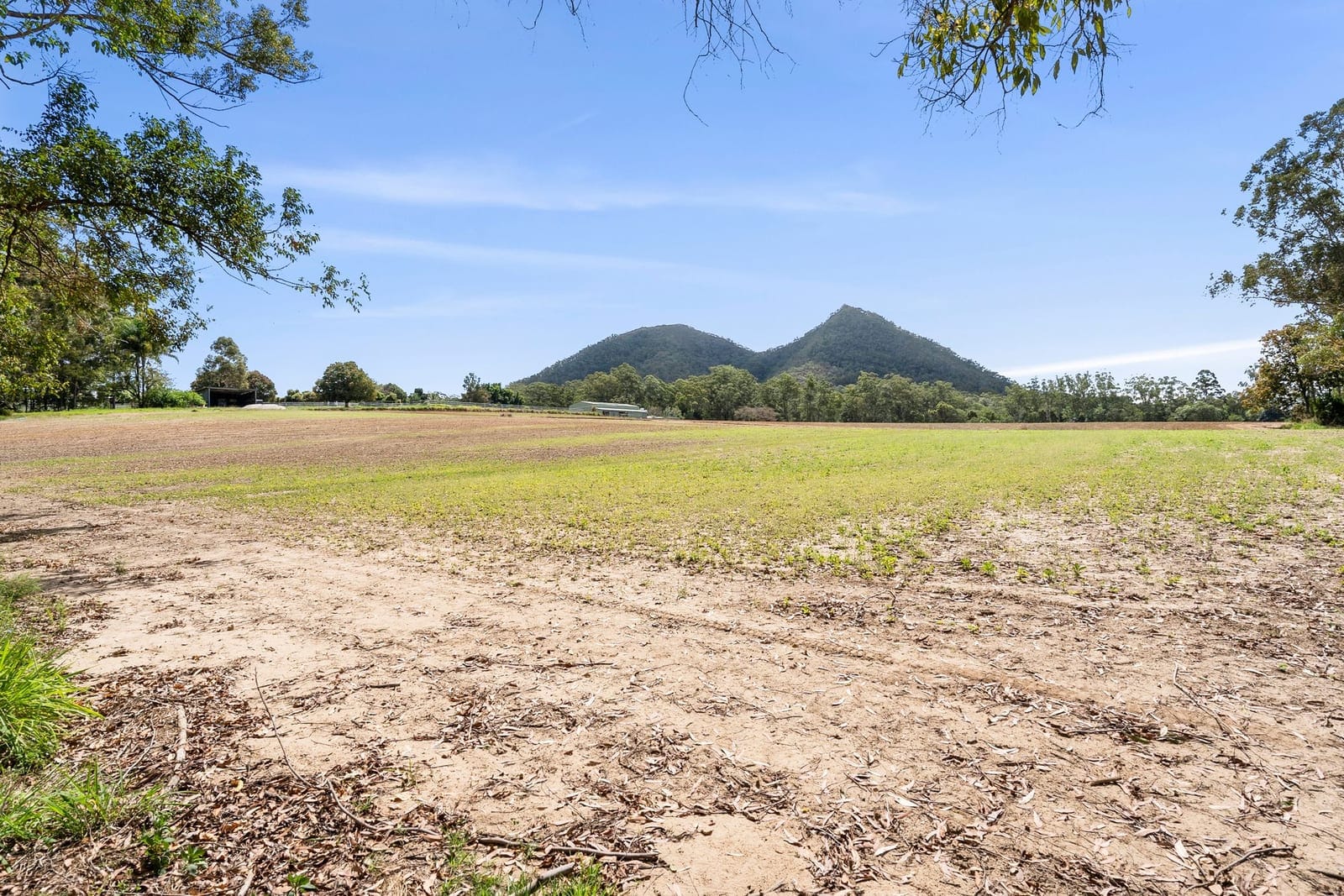 20 Acres of Scenic Serenity in the Glasshouse Mountains