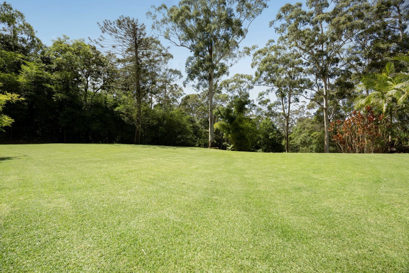 A Contemporary Bushland Sanctuary on 16 Acres