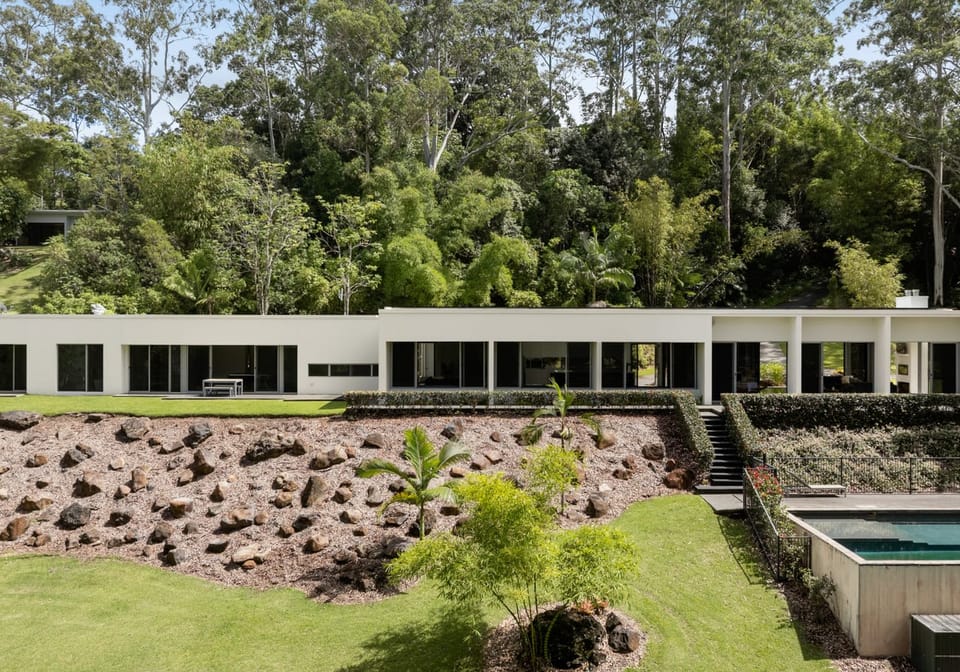 A Contemporary Bushland Sanctuary on 16 Acres