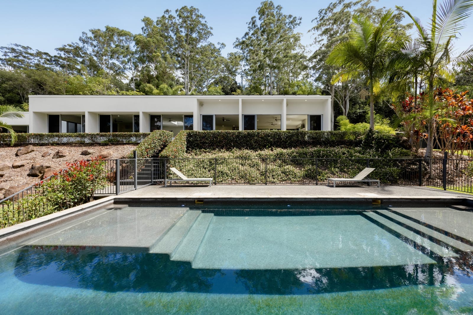 A Contemporary Bushland Sanctuary on 16 Acres