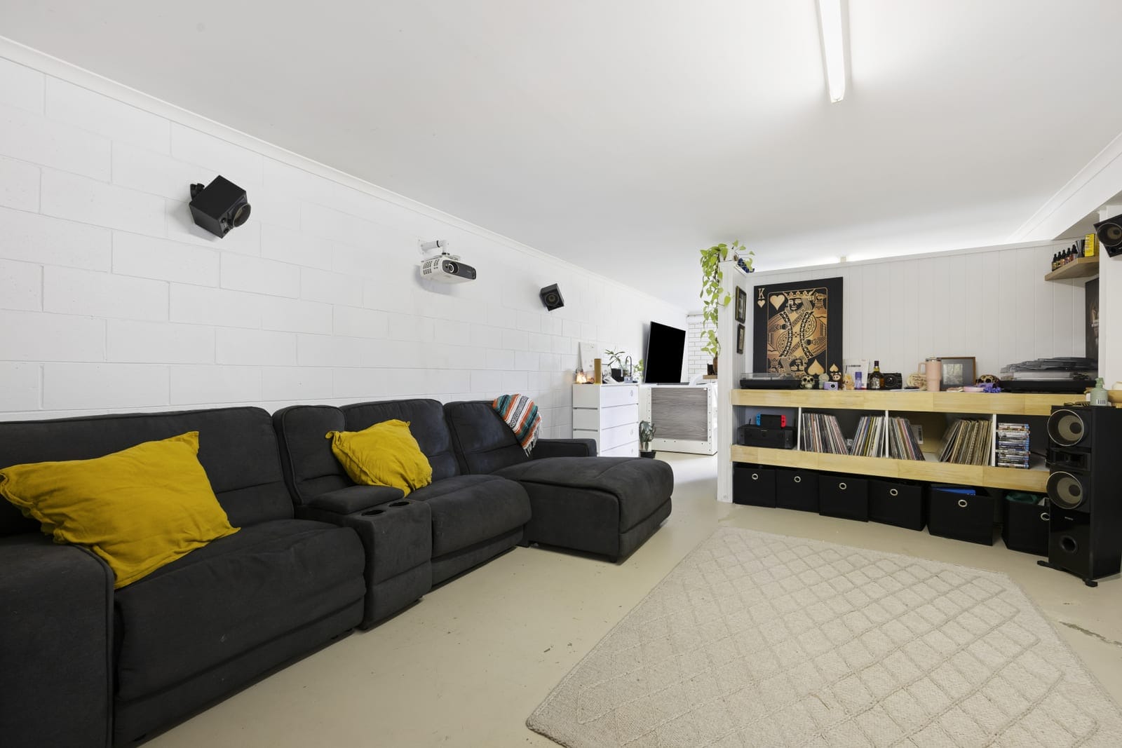 Renovation-Ready, Blue-Chip Pocket
