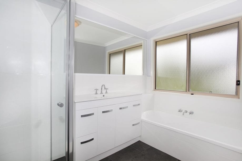 Renovated 4 Bed Home Opposite Parkland | Quiet Cul-de-Sac Location