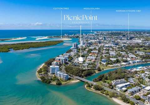 Contemporary Coastal Living, Moments from Picnic Point