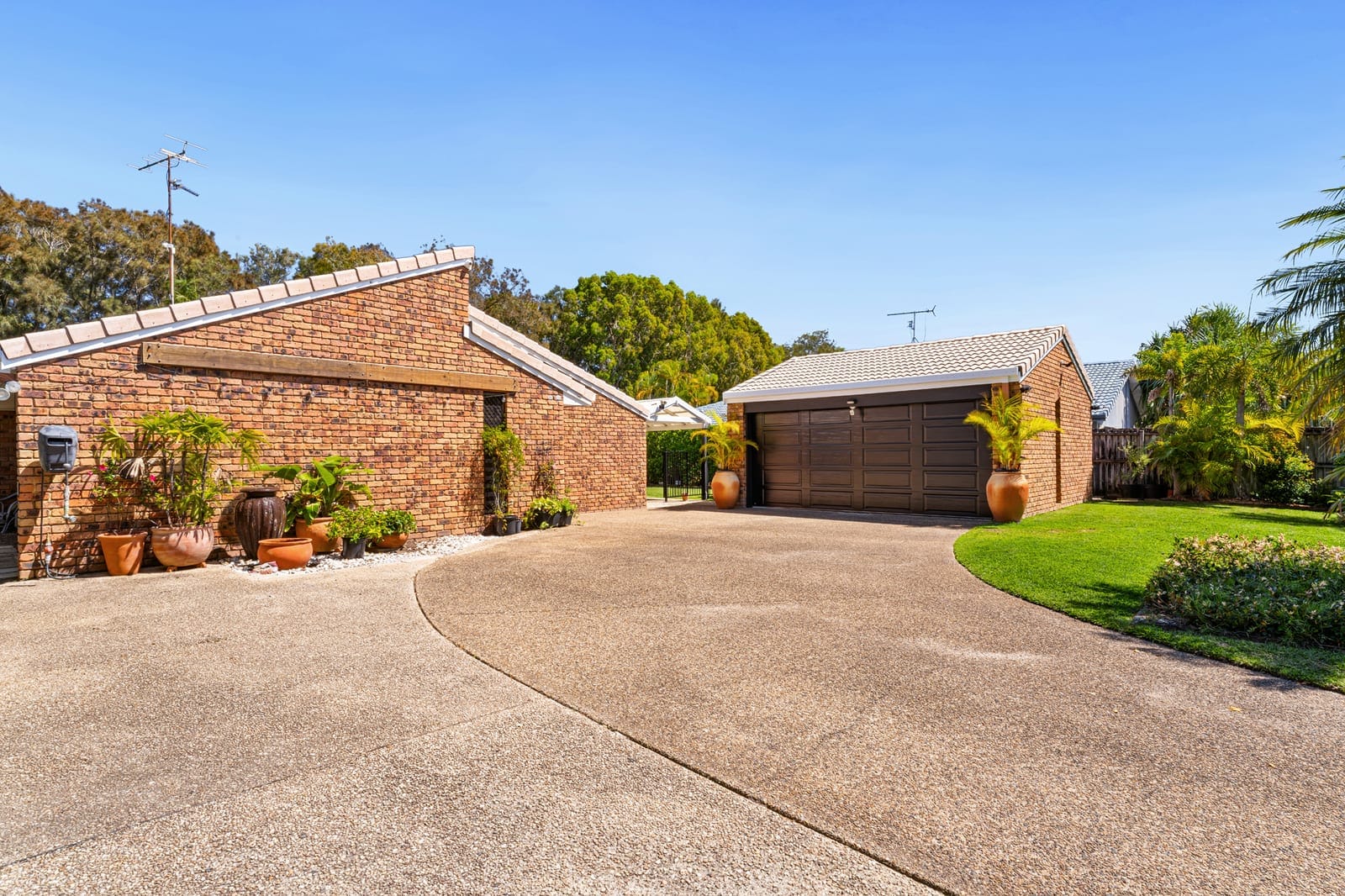A Private Sanctuary on 1,152m² in Blue-Chip Minyama