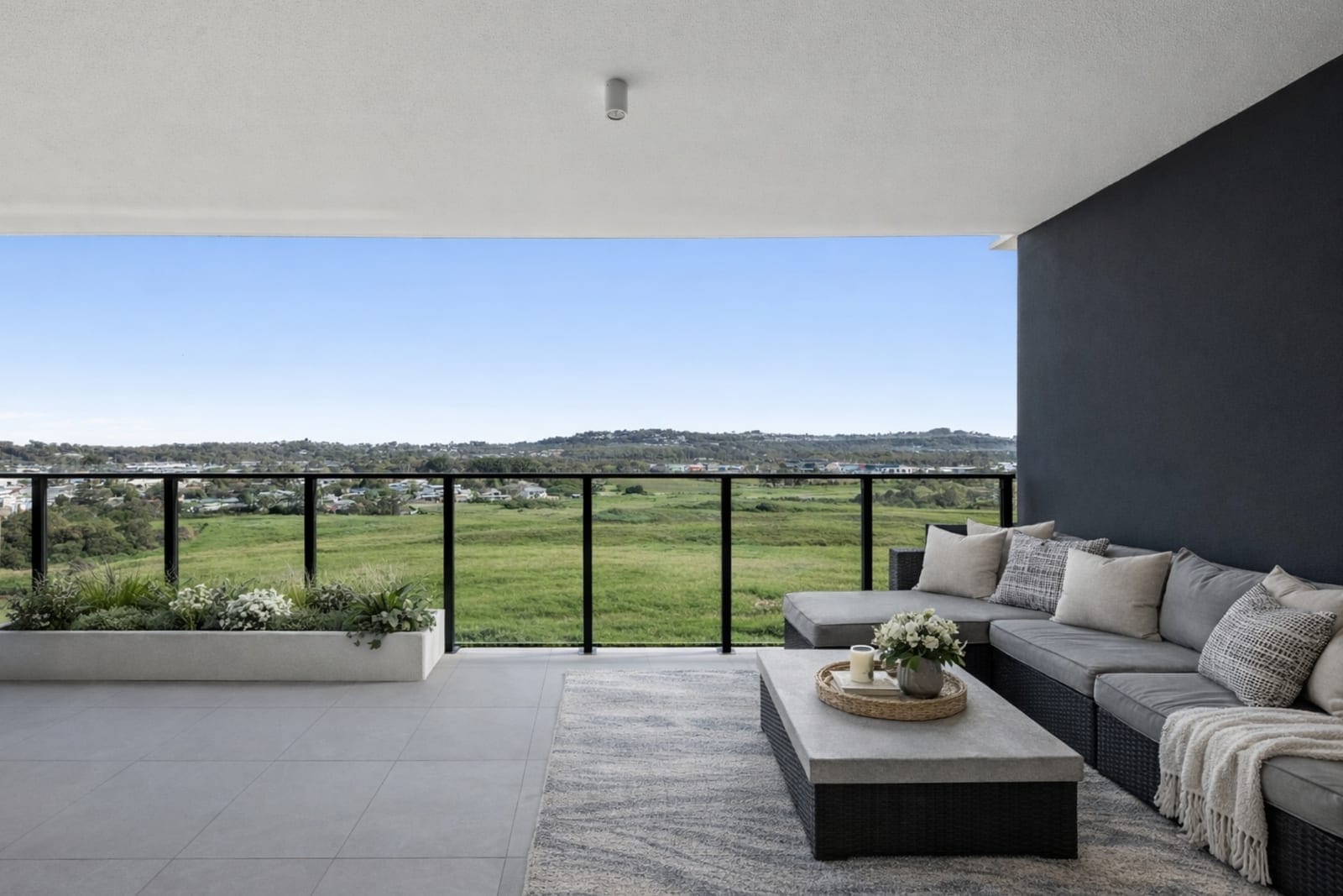 Sky-High Comfort in the Centre of It All