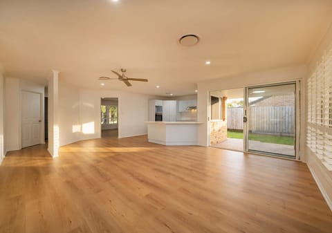 FAM-Fabulous: Pool, Side Access, Huge Block, Media + Caravan Pad