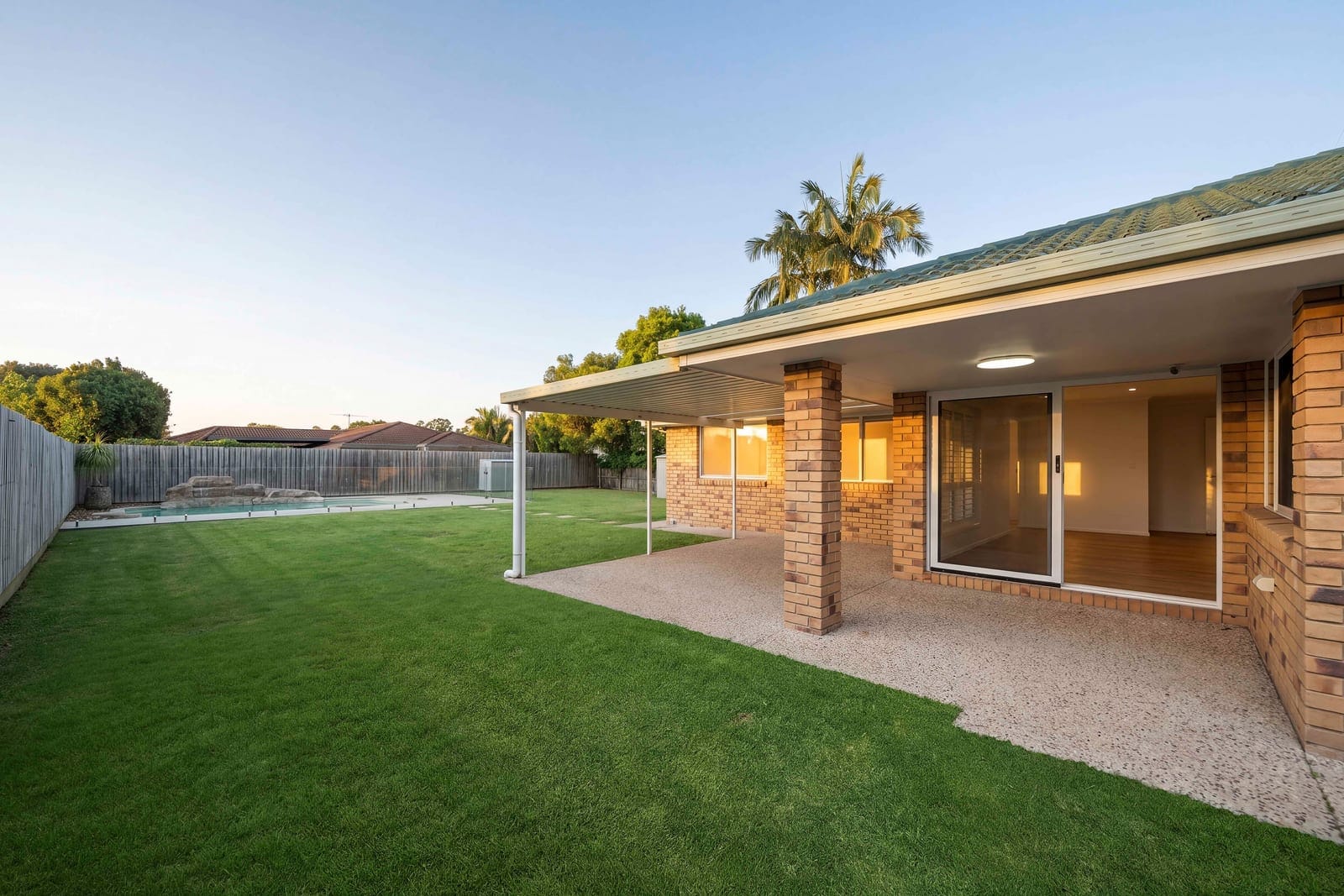 FAM-Fabulous: Pool, Side Access, Huge Block, Media + Caravan Pad