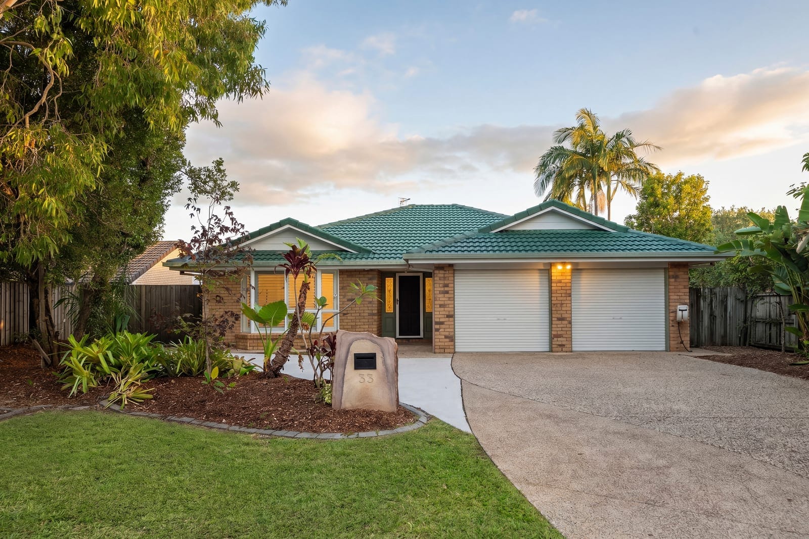 FAM-Fabulous: Pool, Side Access, Huge Block, Media + Caravan Pad