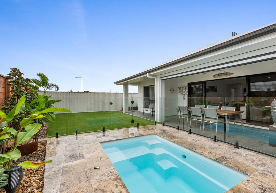 Contemporary Luxury with Golf, Marina and Coastal Lifestyle