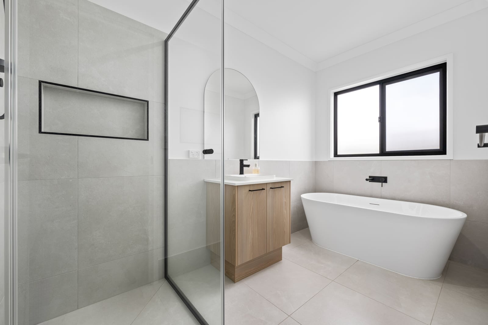 Contemporary Luxury with Golf, Marina and Coastal Lifestyle