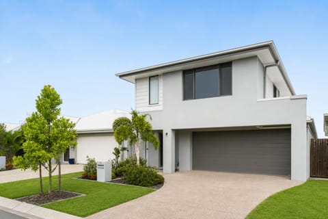 Sophisticated Simplicity in the Heart of Nirimba
