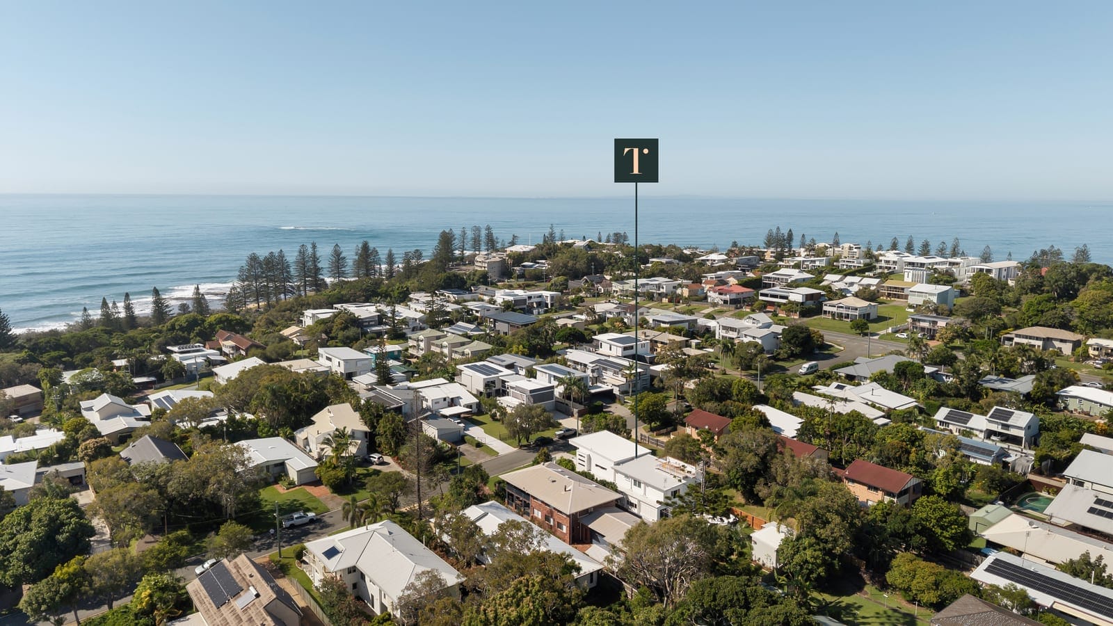 Stunning Bespoke Build, One Block to Shelly Beach!