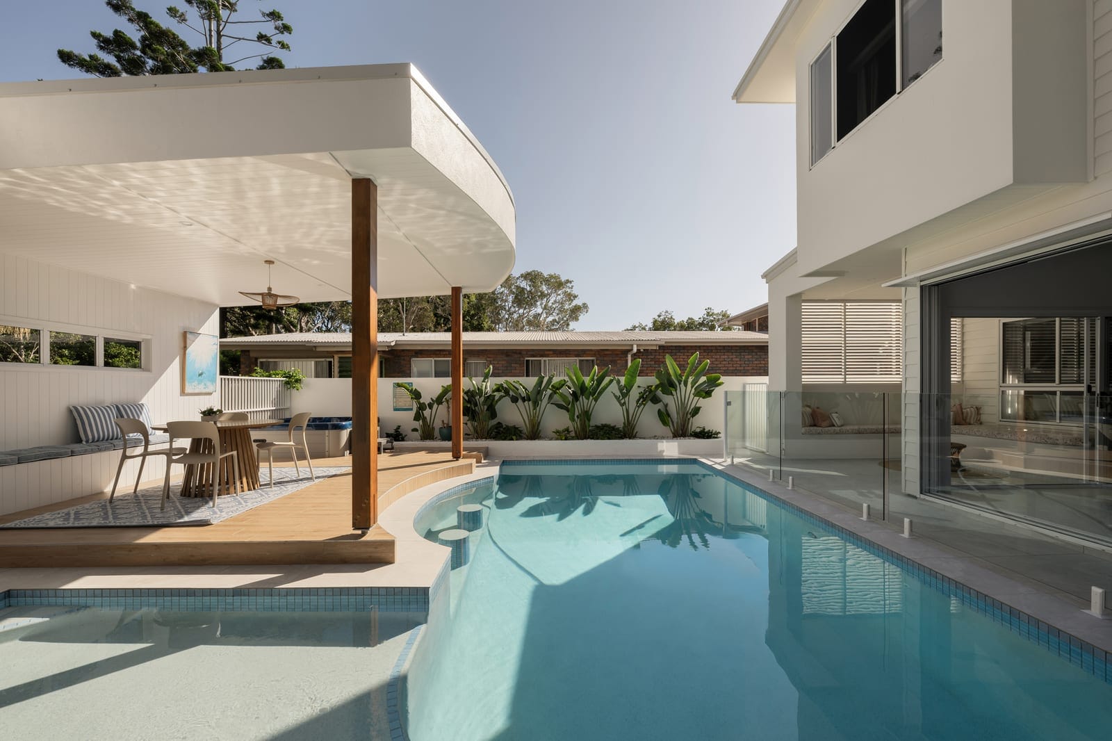 Stunning Bespoke Build, One Block to Shelly Beach!