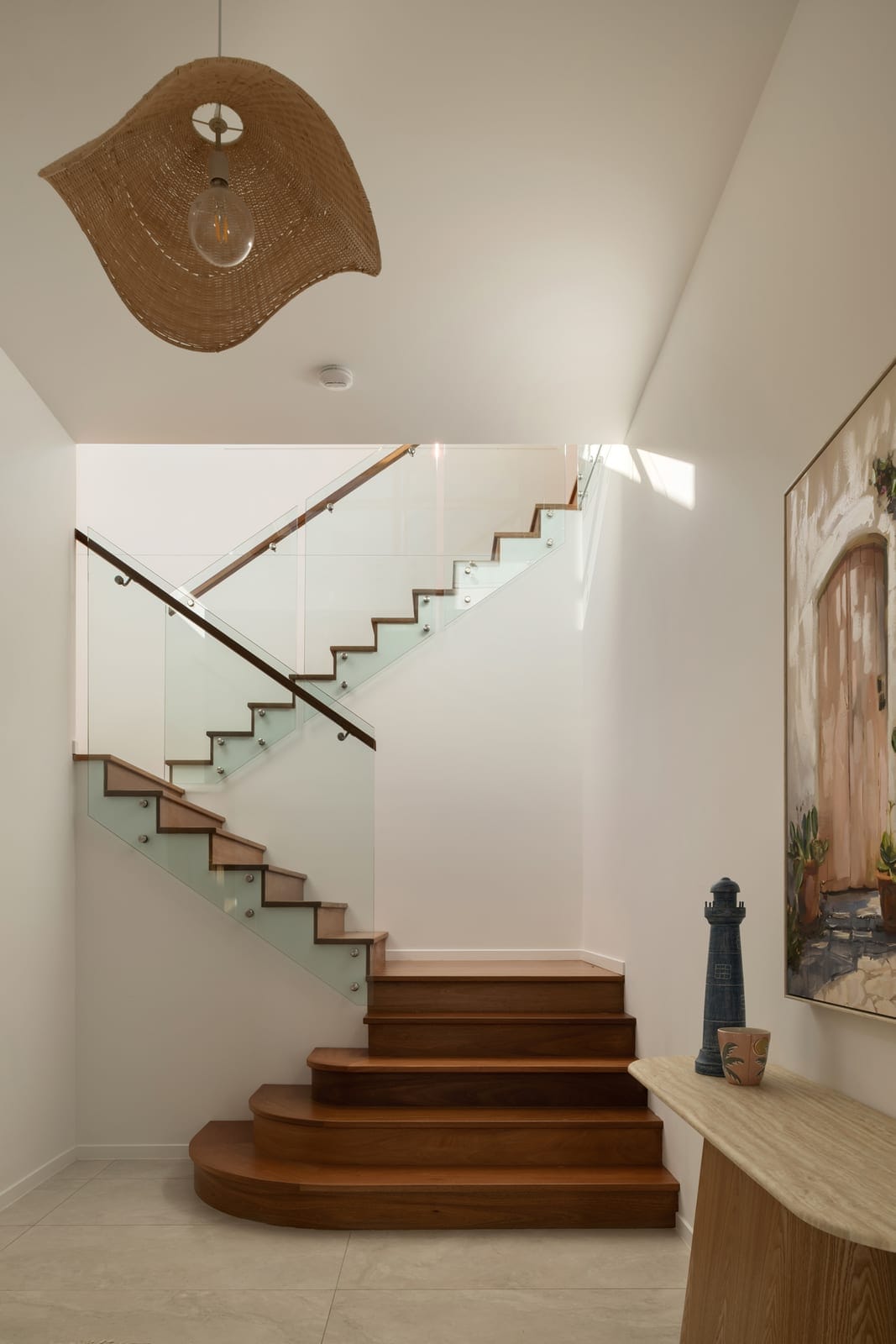 Stunning Bespoke Build, One Block to Shelly Beach!