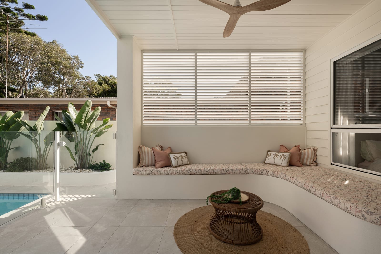 Stunning Bespoke Build, One Block to Shelly Beach!