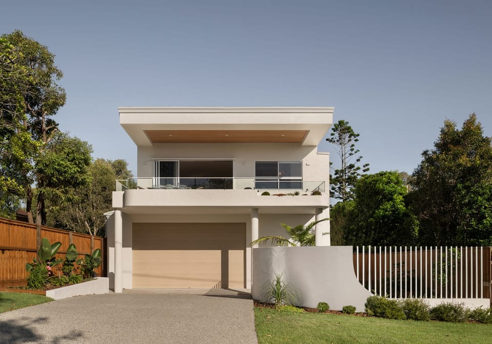 Stunning Bespoke Build, One Block to Shelly Beach!