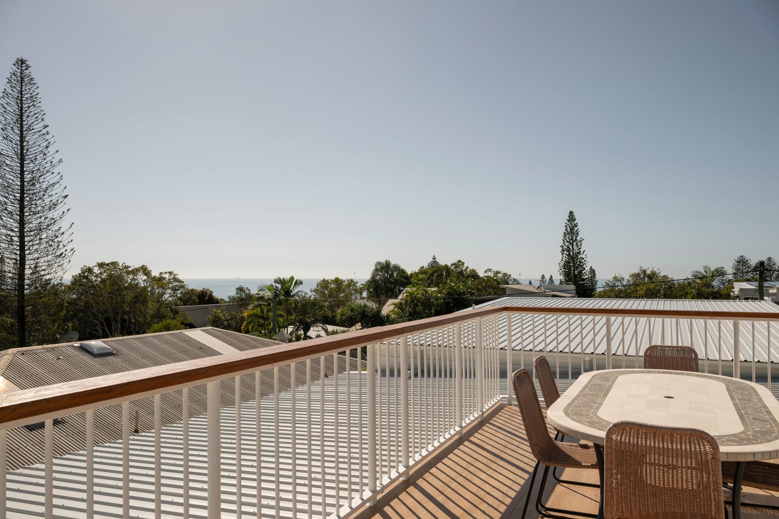 Stunning Bespoke Build, One Block to Shelly Beach!