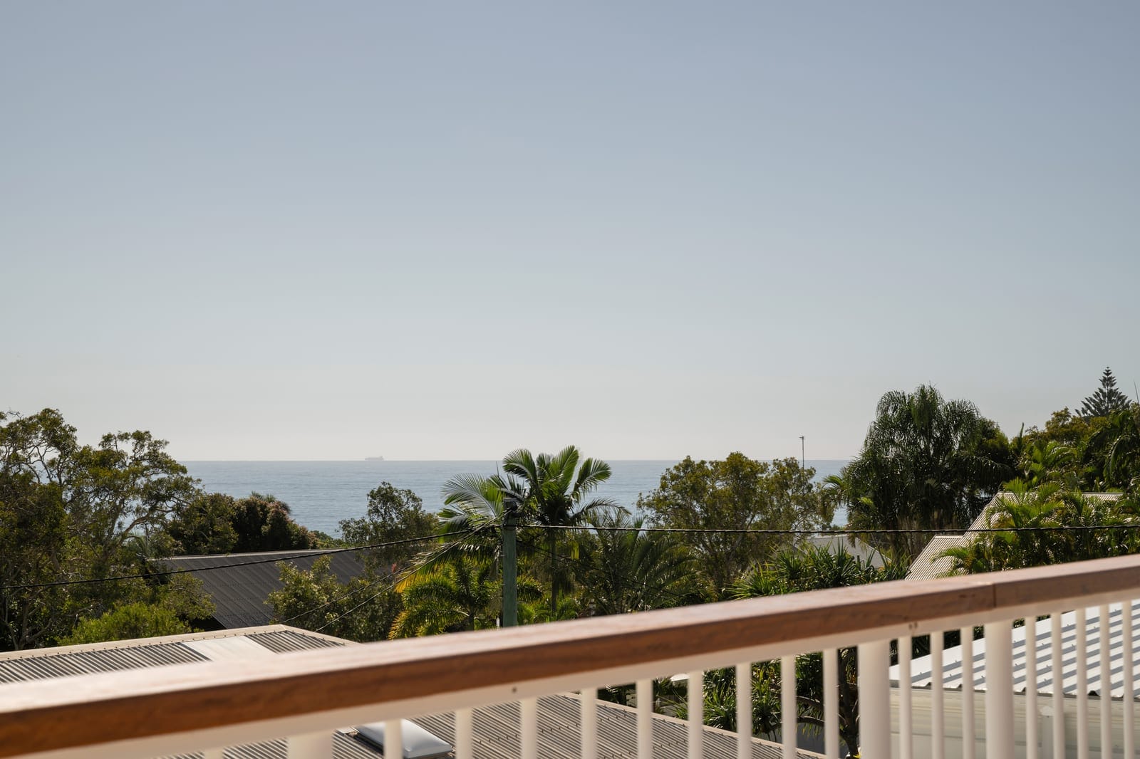 Stunning Bespoke Build, One Block to Shelly Beach!