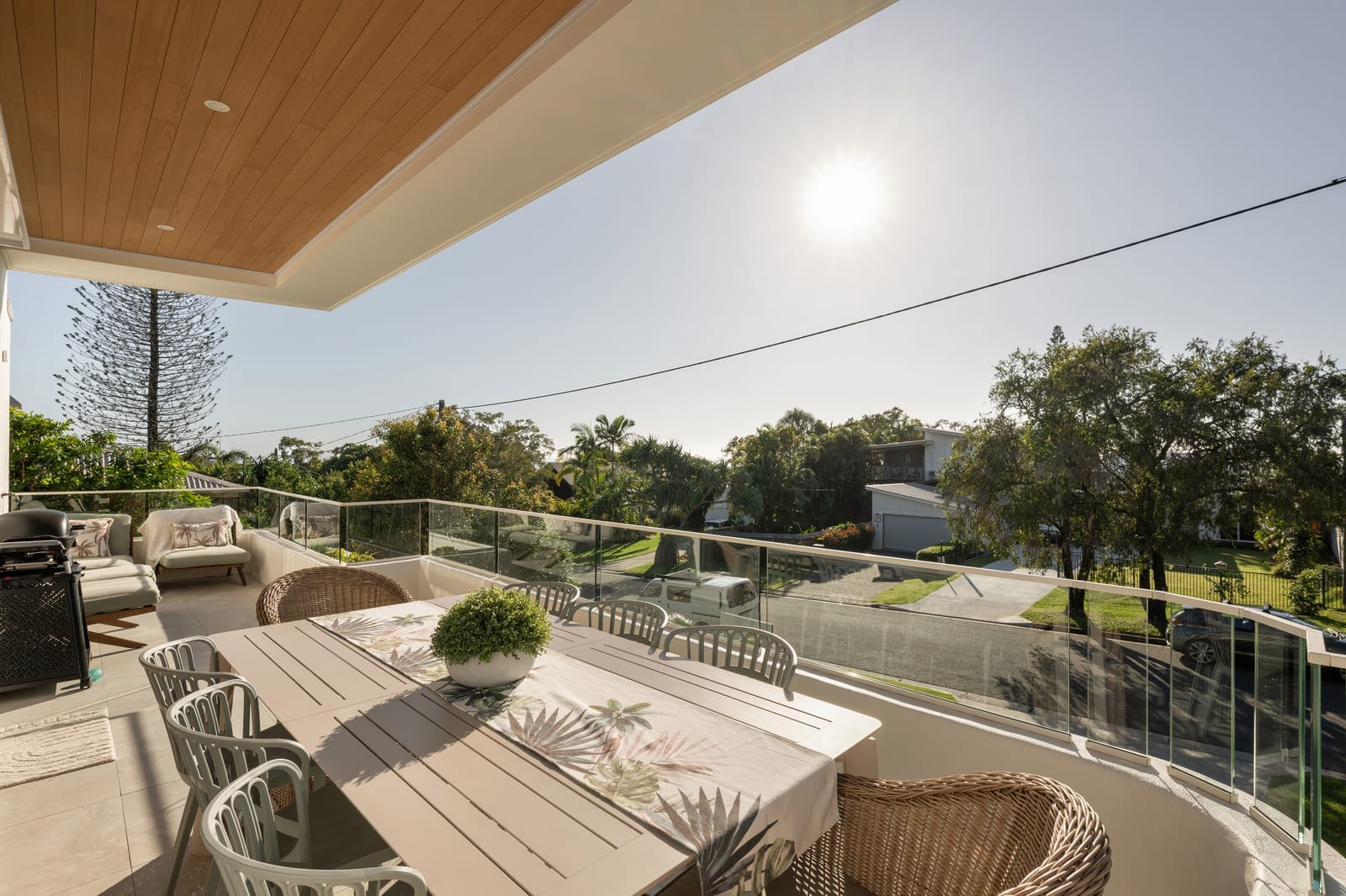 Stunning Bespoke Build, One Block to Shelly Beach!