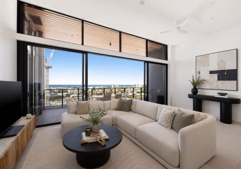 CBD Sky-Home Luxury With Panoramic Coastline Views