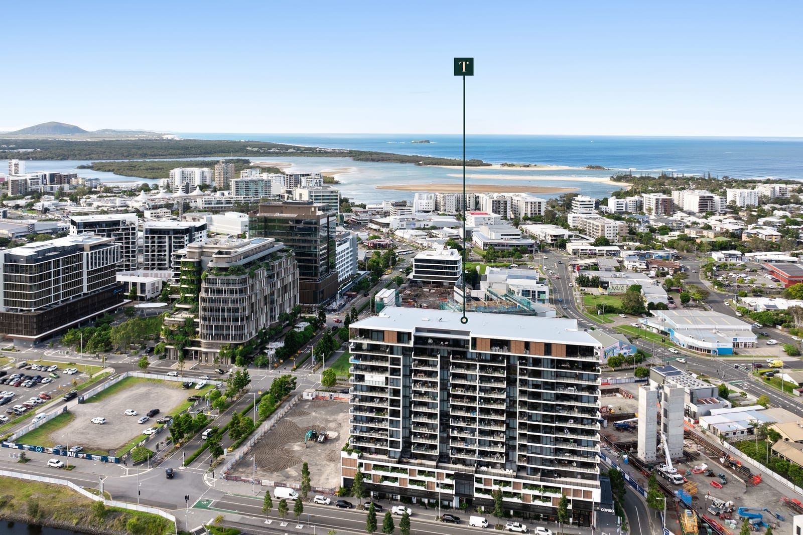 CBD Sky-Home Luxury With Panoramic Coastline Views