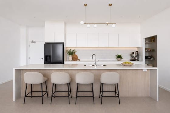 CBD Sky-Home Luxury With Panoramic Coastline Views