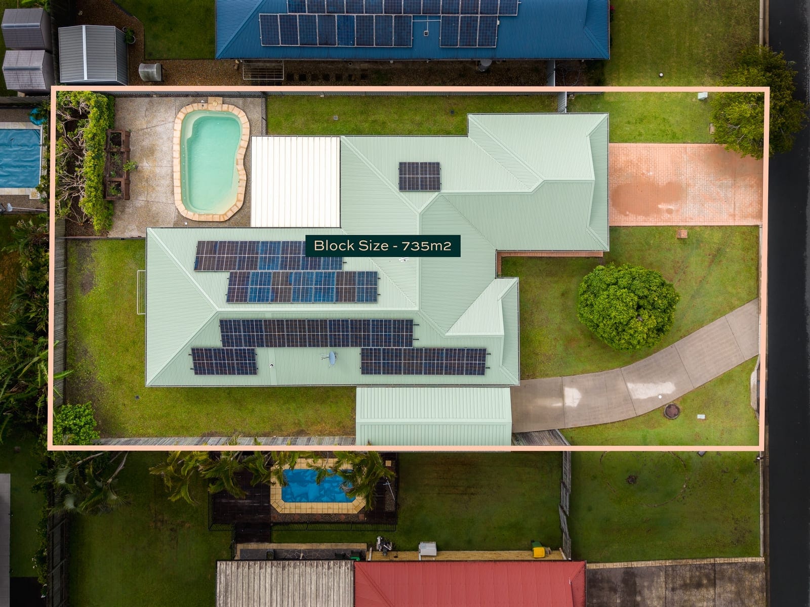 Modern Family Living in a Peaceful Pocket
