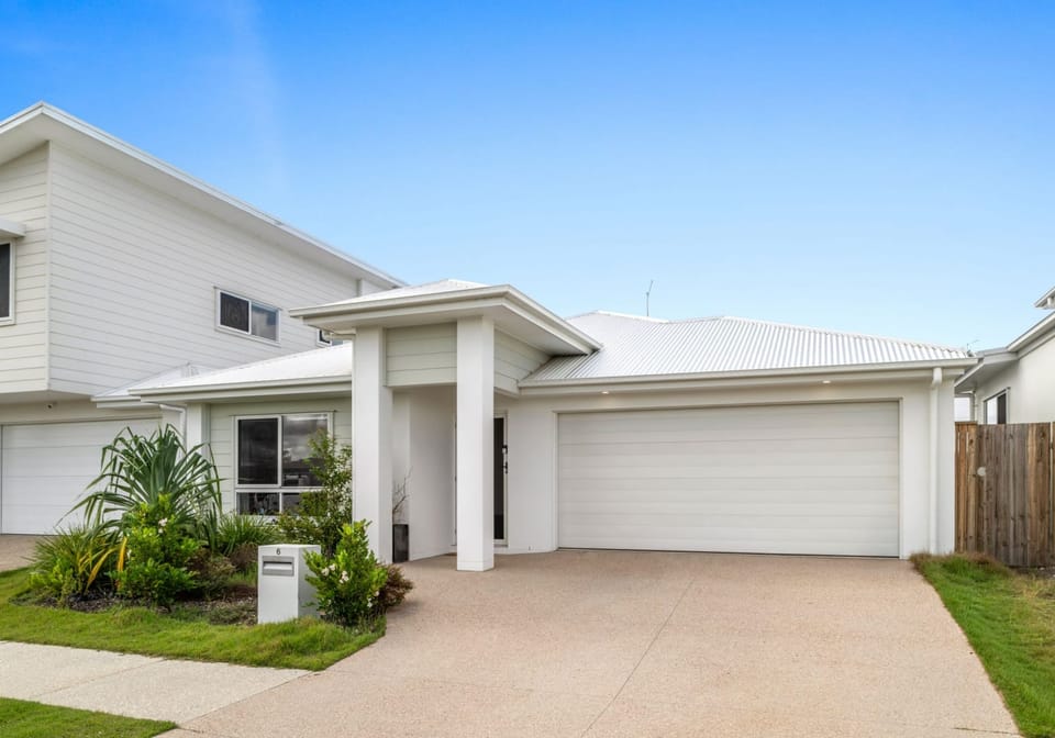 SOLD by Team Cassie Kennedy!