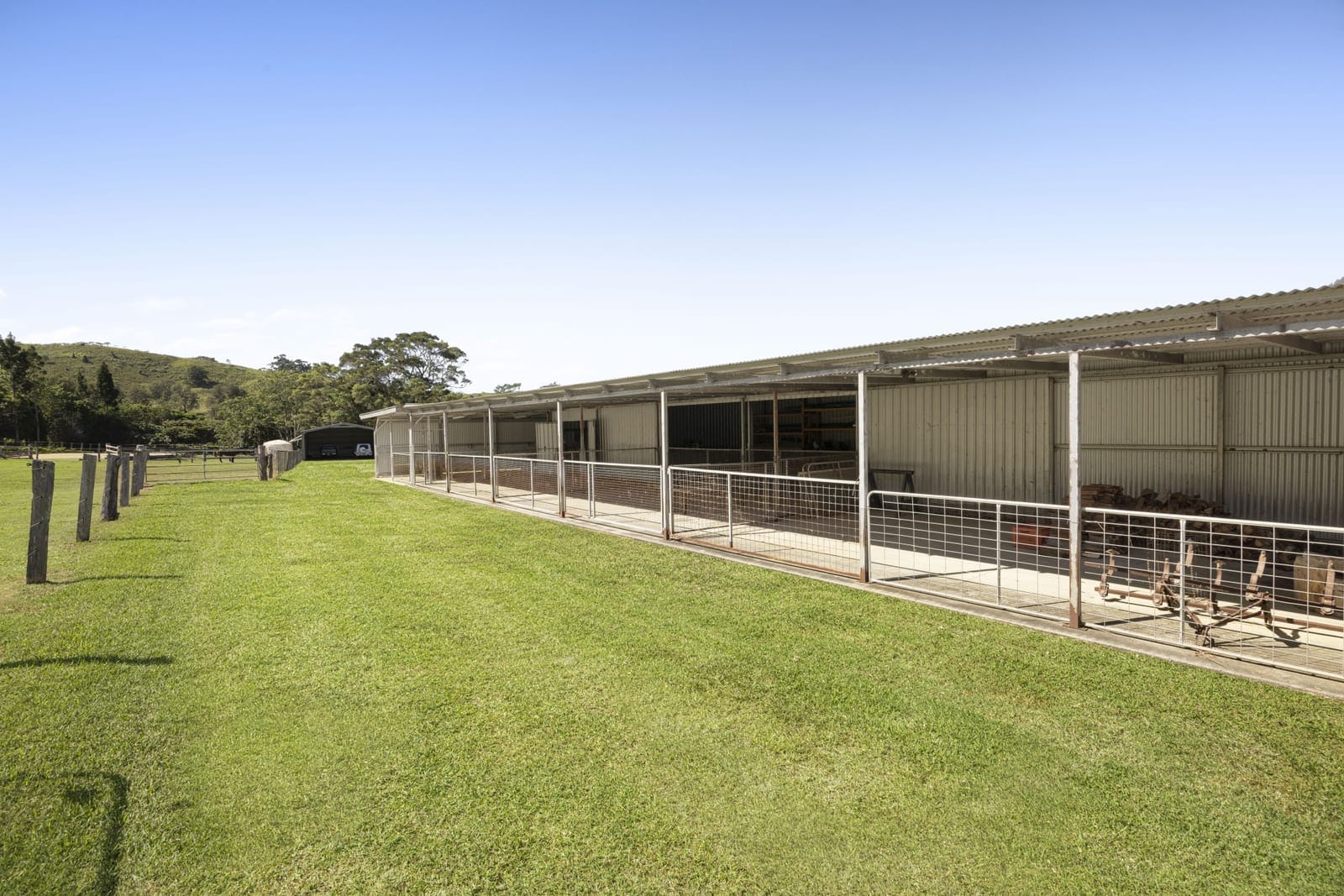 A Private Equestrian Estate With Mount Pinbarren As Your Horizon