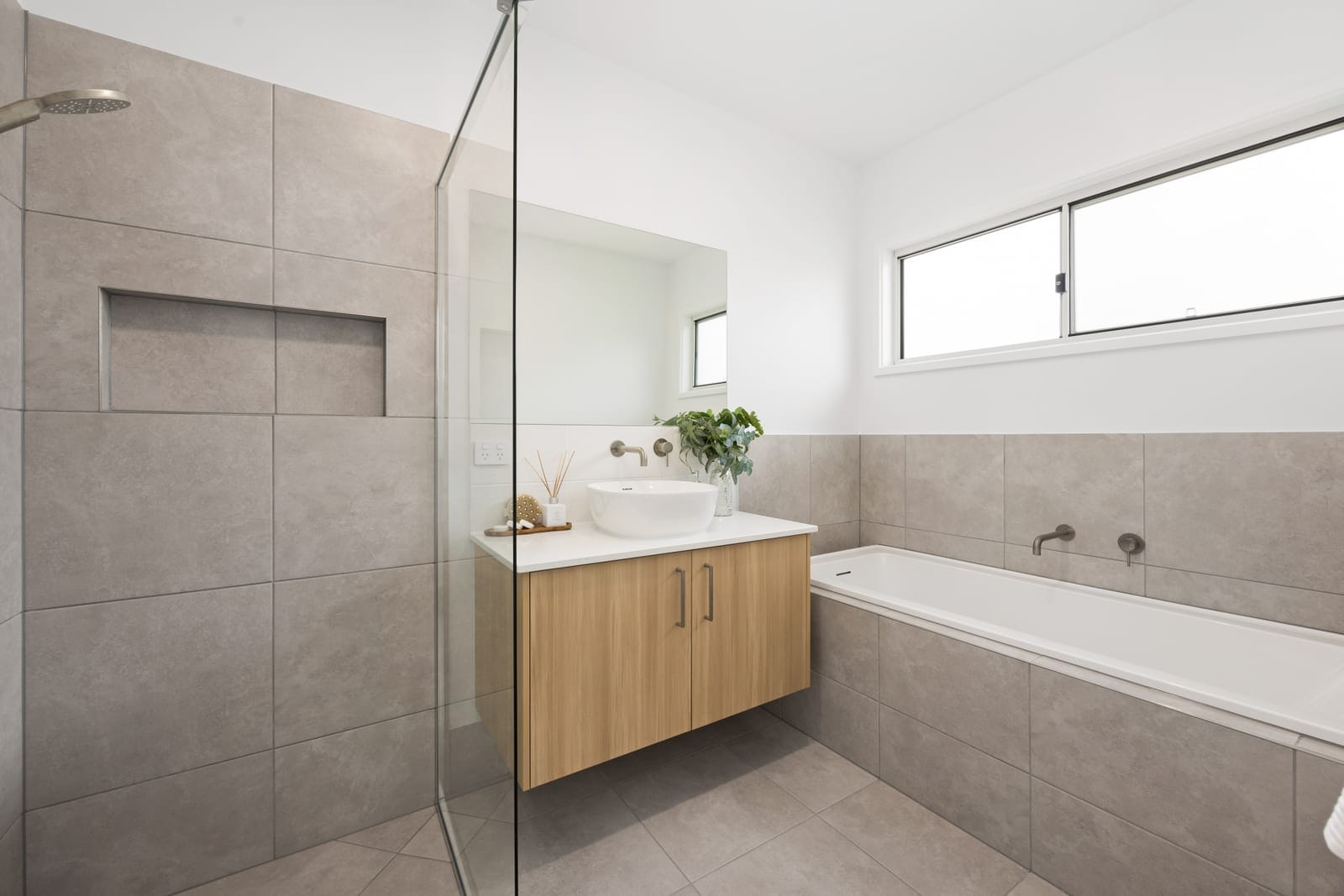 SOLD BY JAMIE VIBERT & NAJ ELSAYED