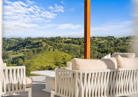 Mawingu - Among the Clouds: Elevated Ridgeline Living with Breathtaking Hinterland Views