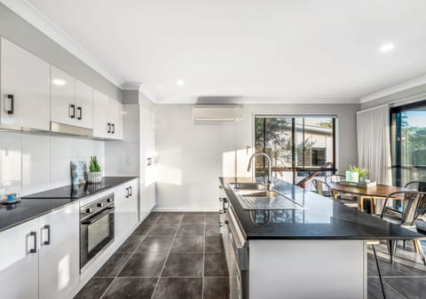 Sold by Ollie Lehmann