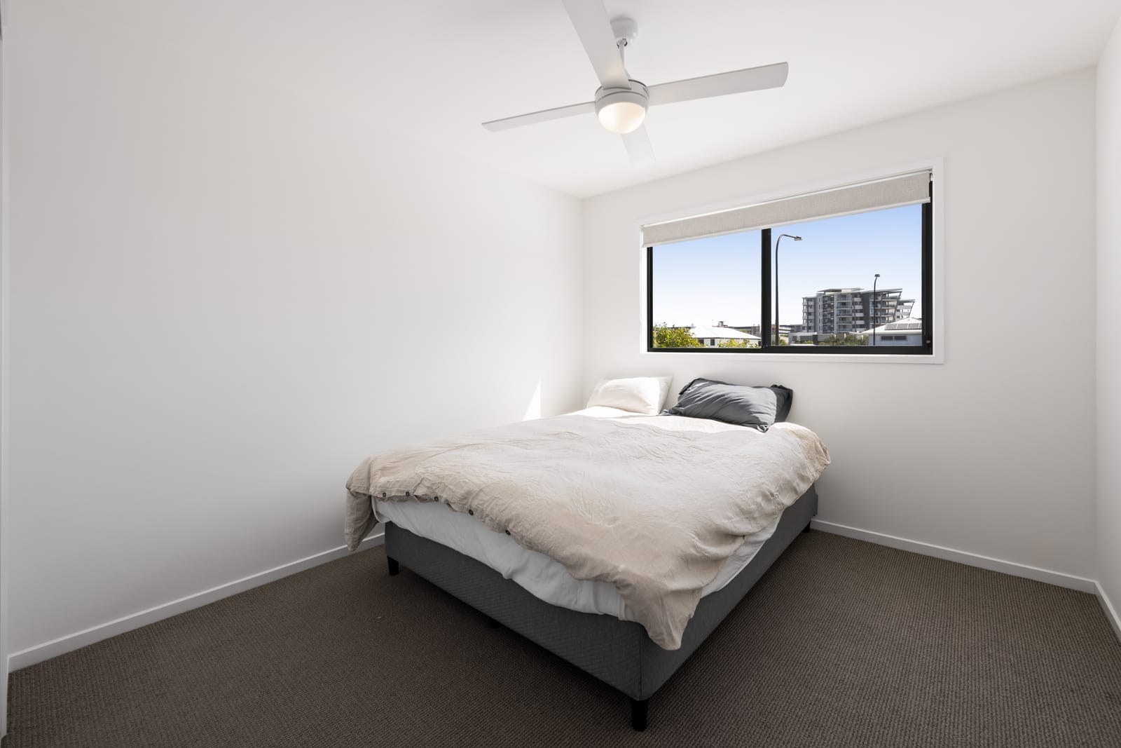 Light-Filled Designer Living: Location-Central!