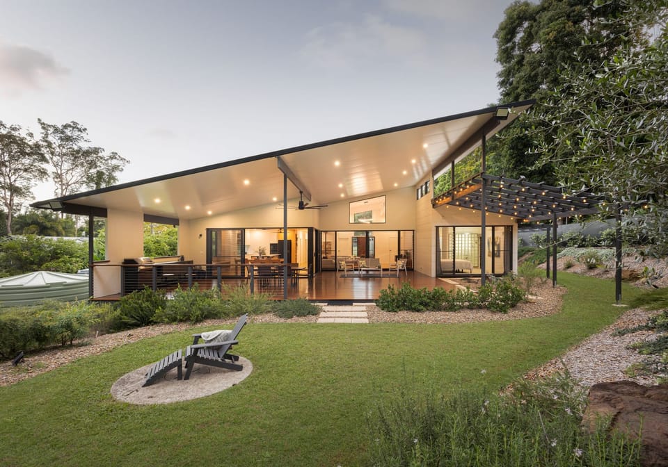 Elegant Entertainer on One Perfect Acre!