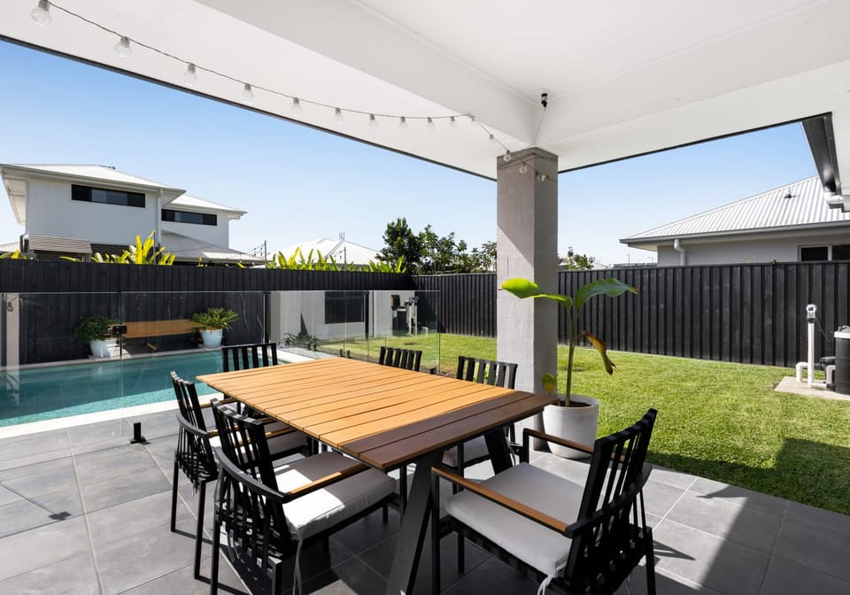 SOLD BY JAMIE VIBERT & NAJ ELSAYED