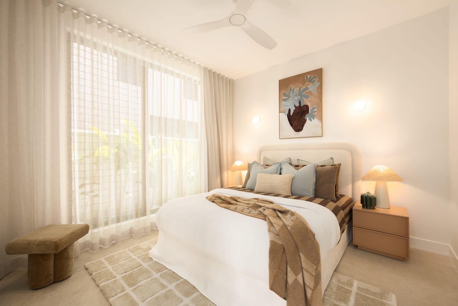 Brand New: High-End Luxury Living, 100m to the Beach
