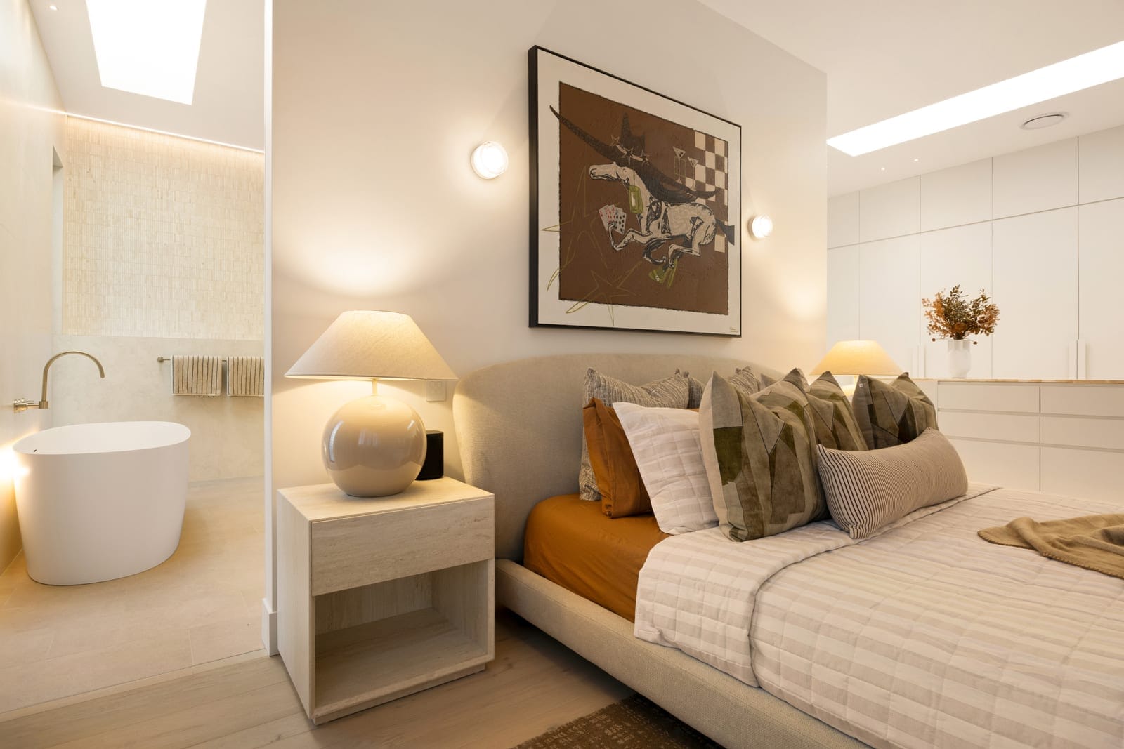 Brand New: High-End Luxury Living, 100m to the Beach