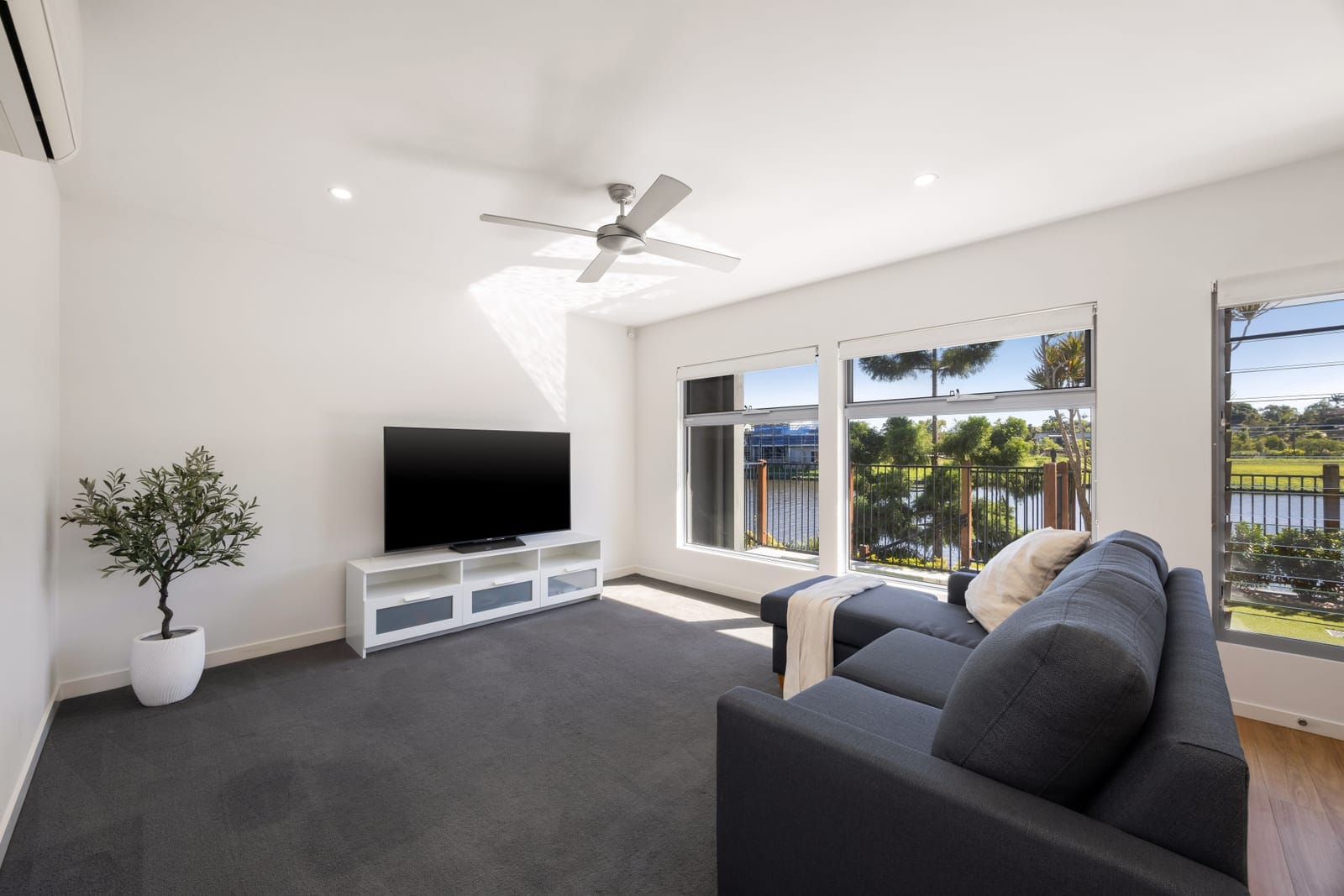 Waterfront Living in the Heart of Sunshine Cove
