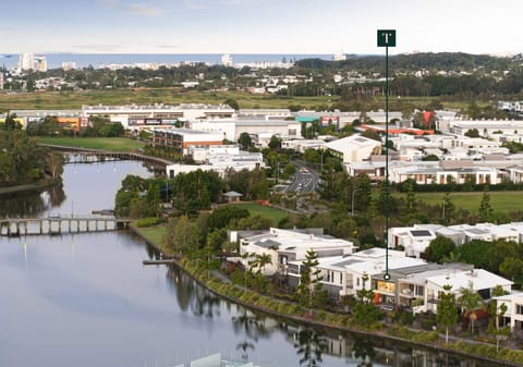 Waterfront Living in the Heart of Sunshine Cove