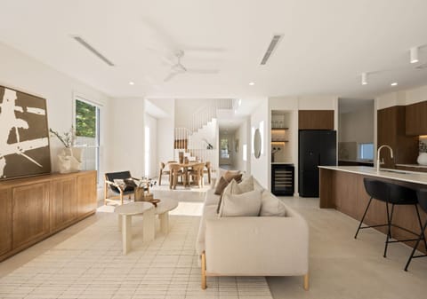 Brand New Coastal Luxury - Steps To The Sand